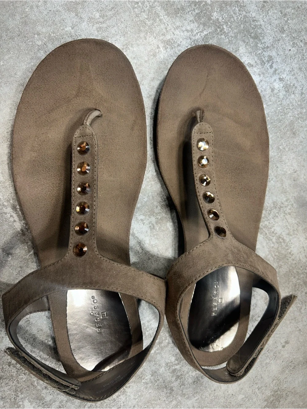 Pesaro Women’s Size 11 M Taupe T-Strap Gem Sandals Casual Shoes